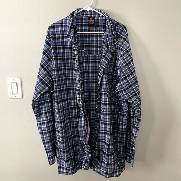 Hanes blue black white checkered full button down collared long sleeved shirt - Picture 1 of 3